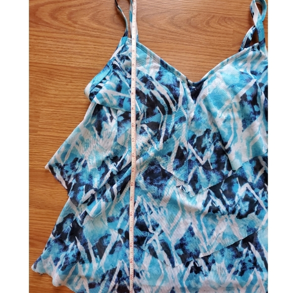 Club Ocean Ruffle Tankini - Picture 4 of 11